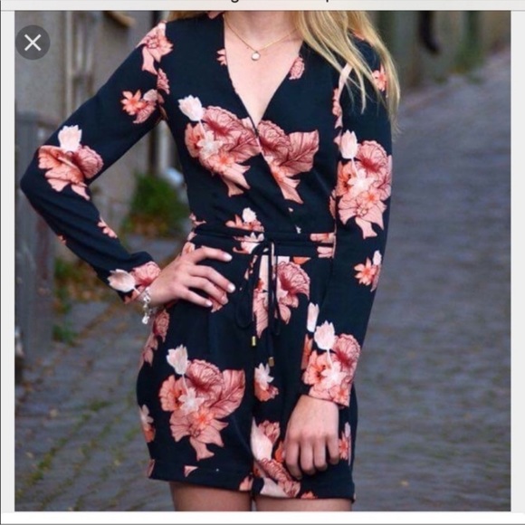 H&M floral navy romper - Picture 4 of 4